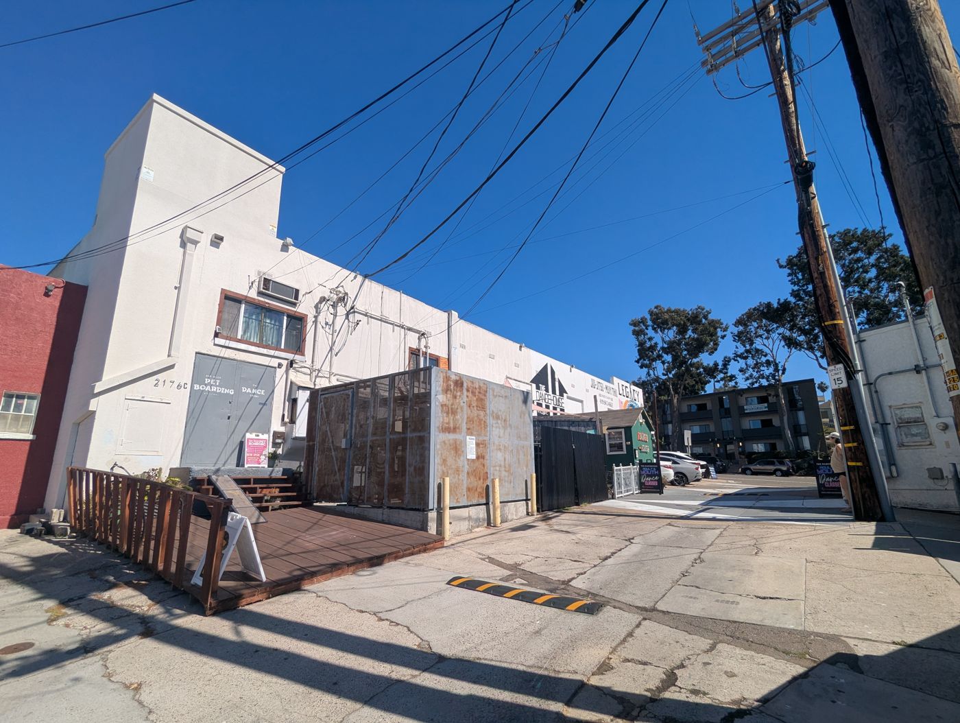 2176Cの入口がある路地
